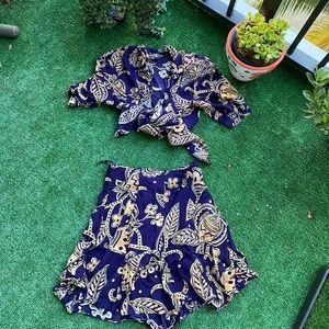 Woman’s 2 piece trendy vintage set